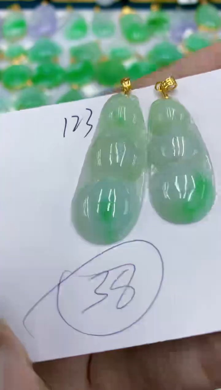 翡翠未镶嵌颈饰1111111111多样性发其一