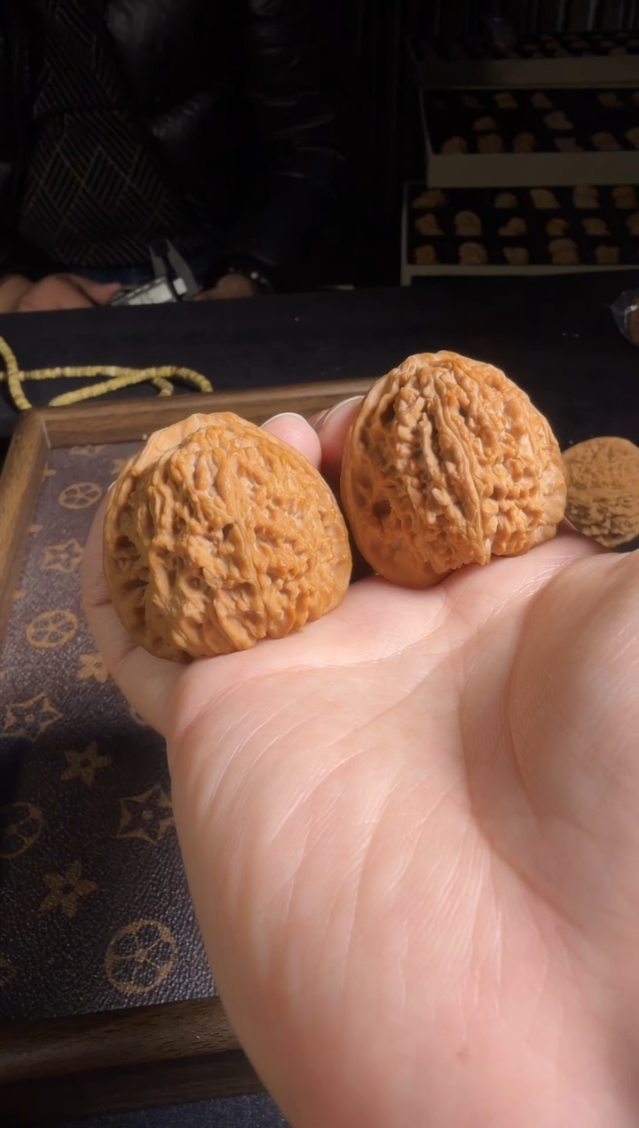 吊坠文玩核桃43尺全品红皮高炮南疆石48.4克