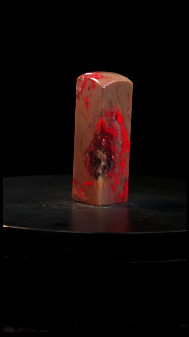 鸡血石刘关张鸡血石