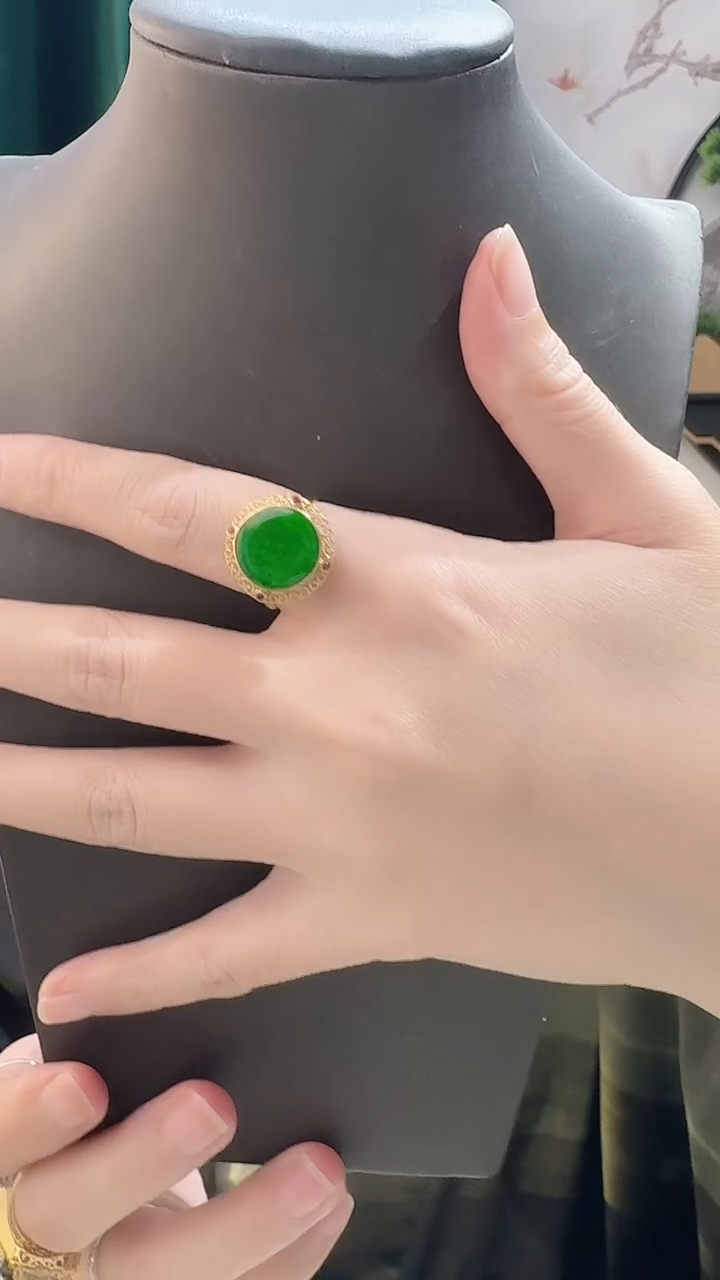 颈饰18K金镶嵌翡翠8888888