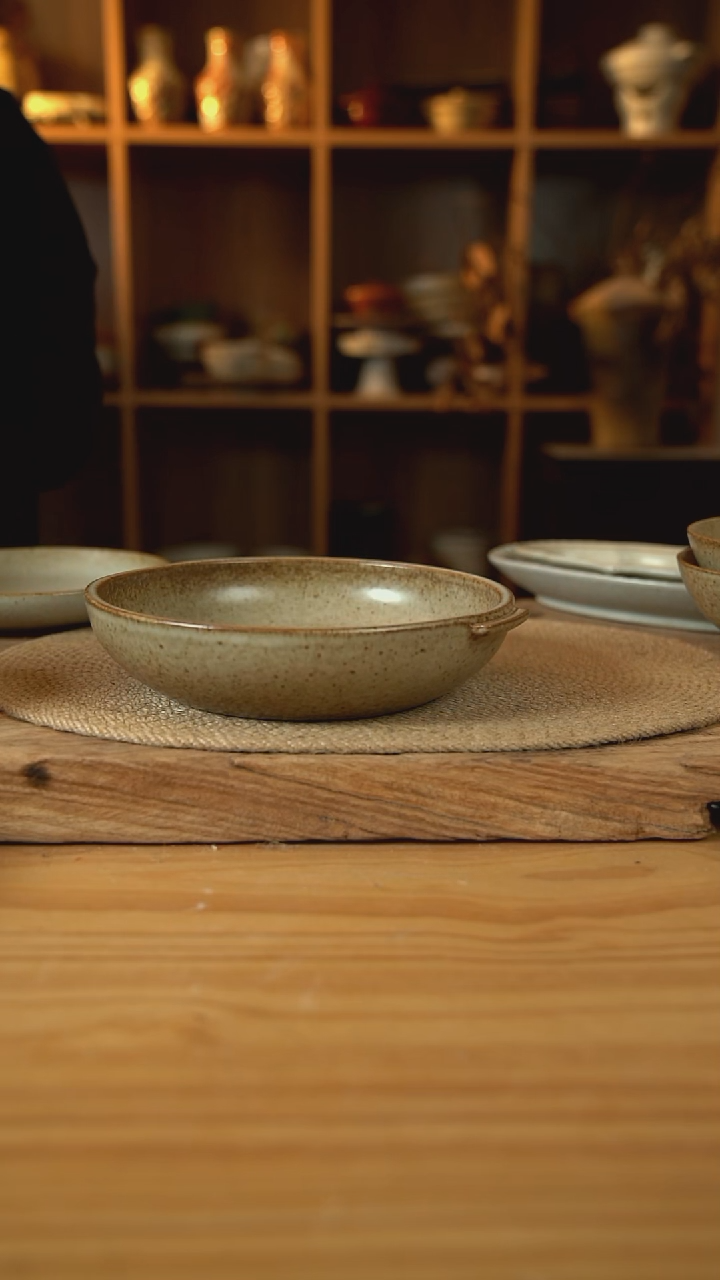 奶奶系列的8英寸双耳盘1个