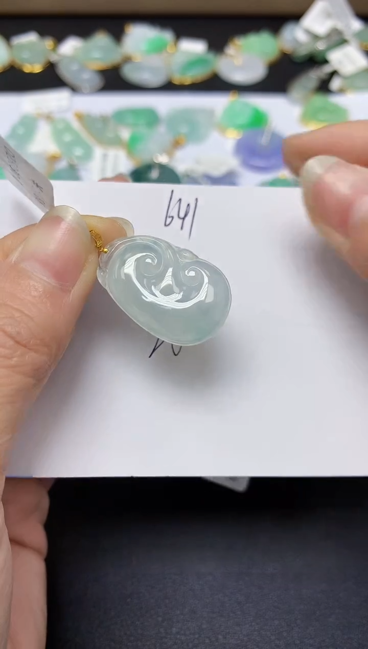 翡翠18K金镶嵌颈饰 天然翡翠A货