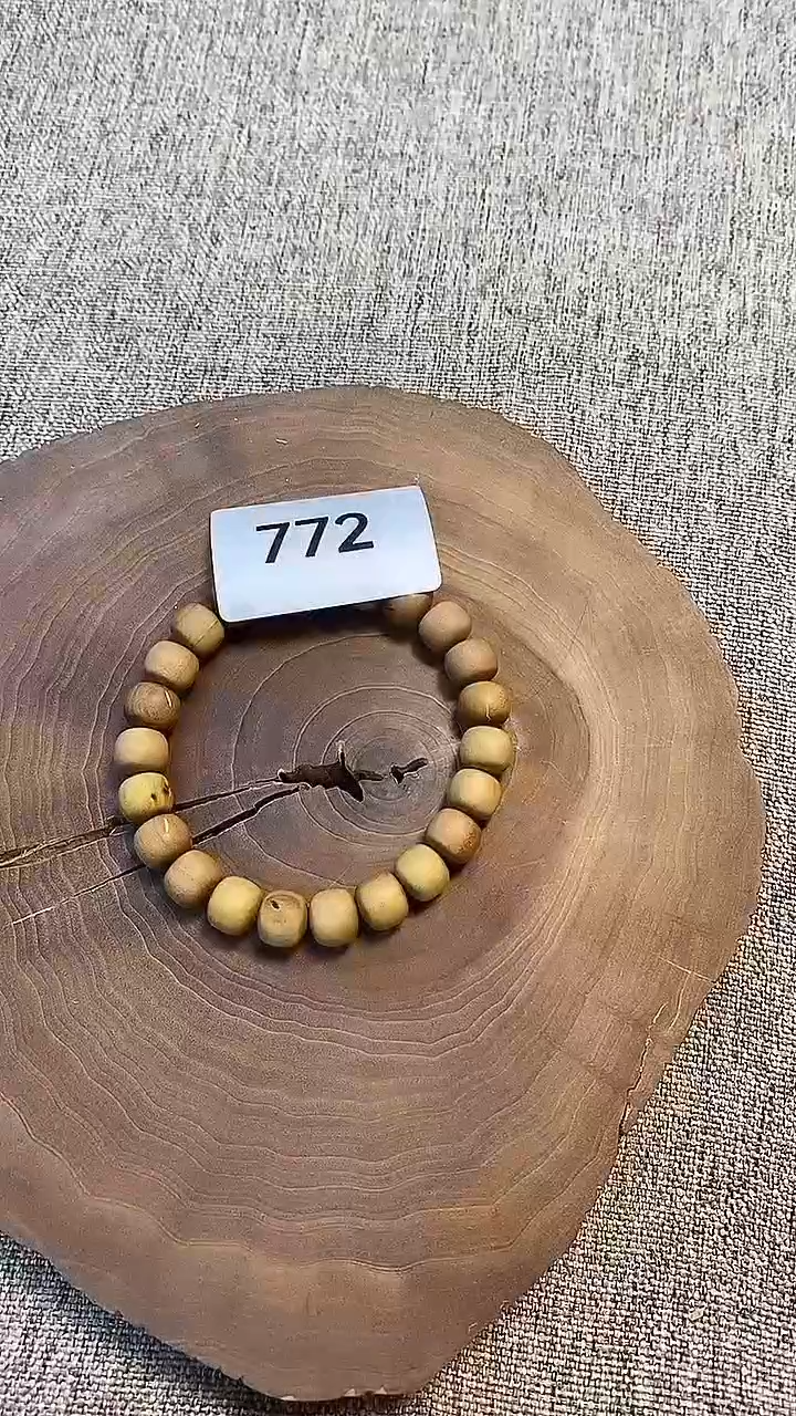 檀香木其他2号仓老山檀8*9单圈瑕疵