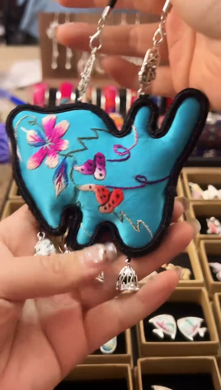 【闪购商品】织绣民族风老绣饰品184