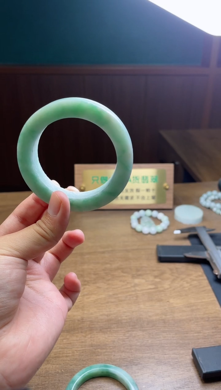 未镶嵌手镯定制翡翠小****活定制