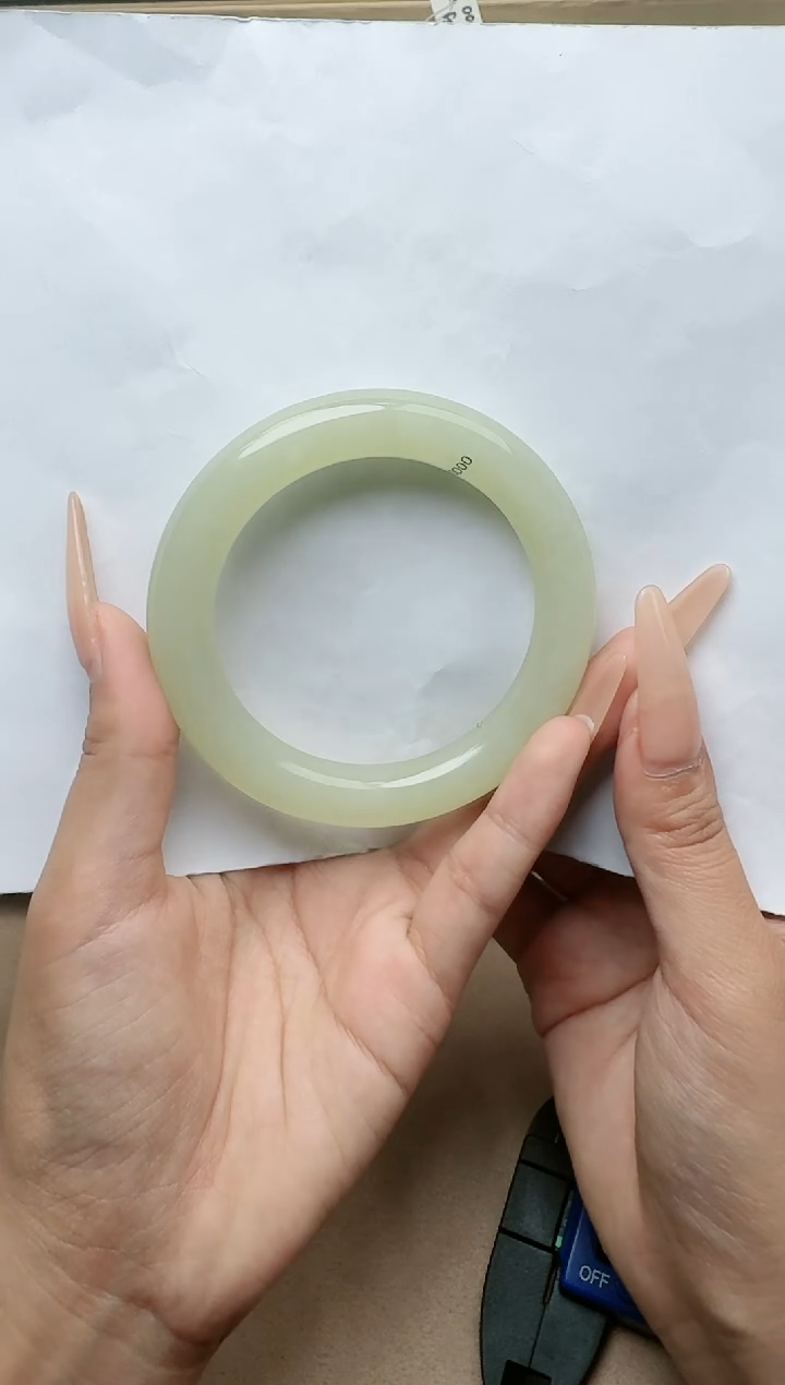 【闪购商品】和田玉手镯未镶嵌56.7圈口YY