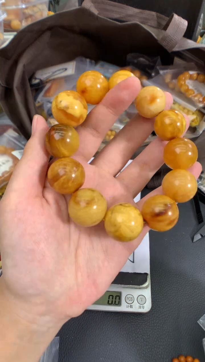 蜜蜡未镶嵌珠宝奇石285