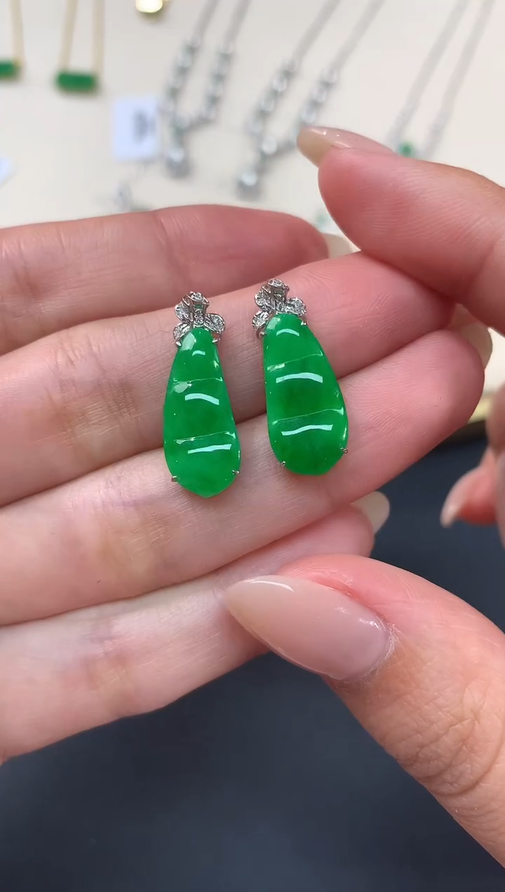 【闪购商品】翡翠吊坠(不含链)18K金镶嵌吊坠多样性发货一件A393|