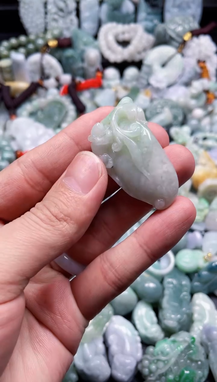 翡翠未镶嵌颈饰天然翡翠a货