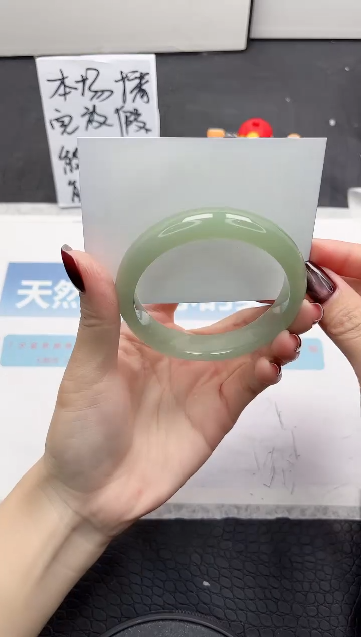 【闪购商品】石英质玉手镯未镶嵌L48-58.5