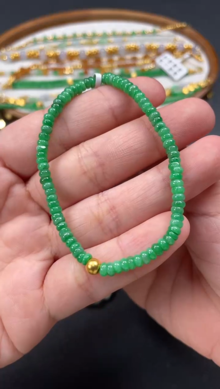 套链足金镶嵌翡翠一条   P522
