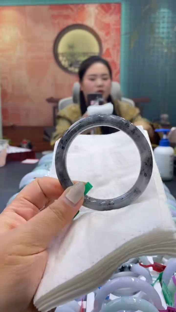 未镶嵌手镯翡翠多人00010359