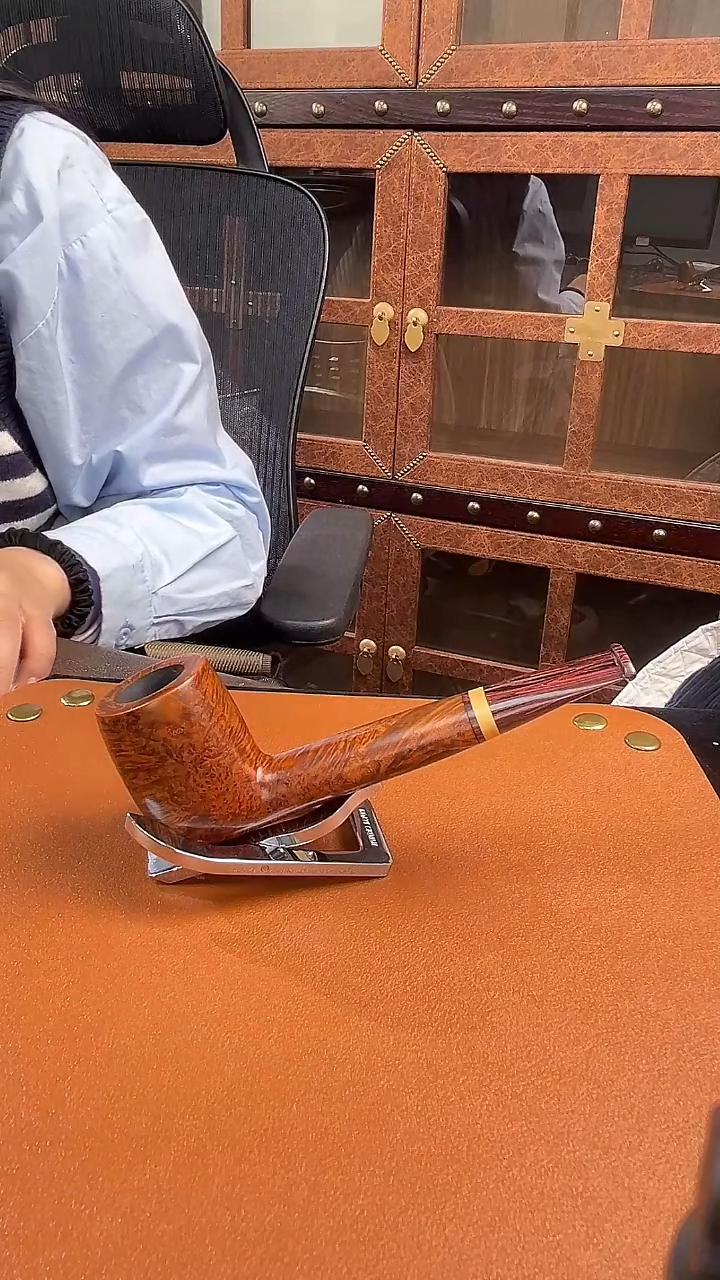 半**年刺猬烟斗桃子哈哈