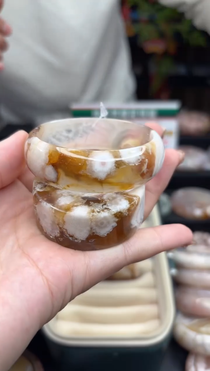 【闪购商品】石英质玉手镯未镶嵌695（52圈赠送镯心）