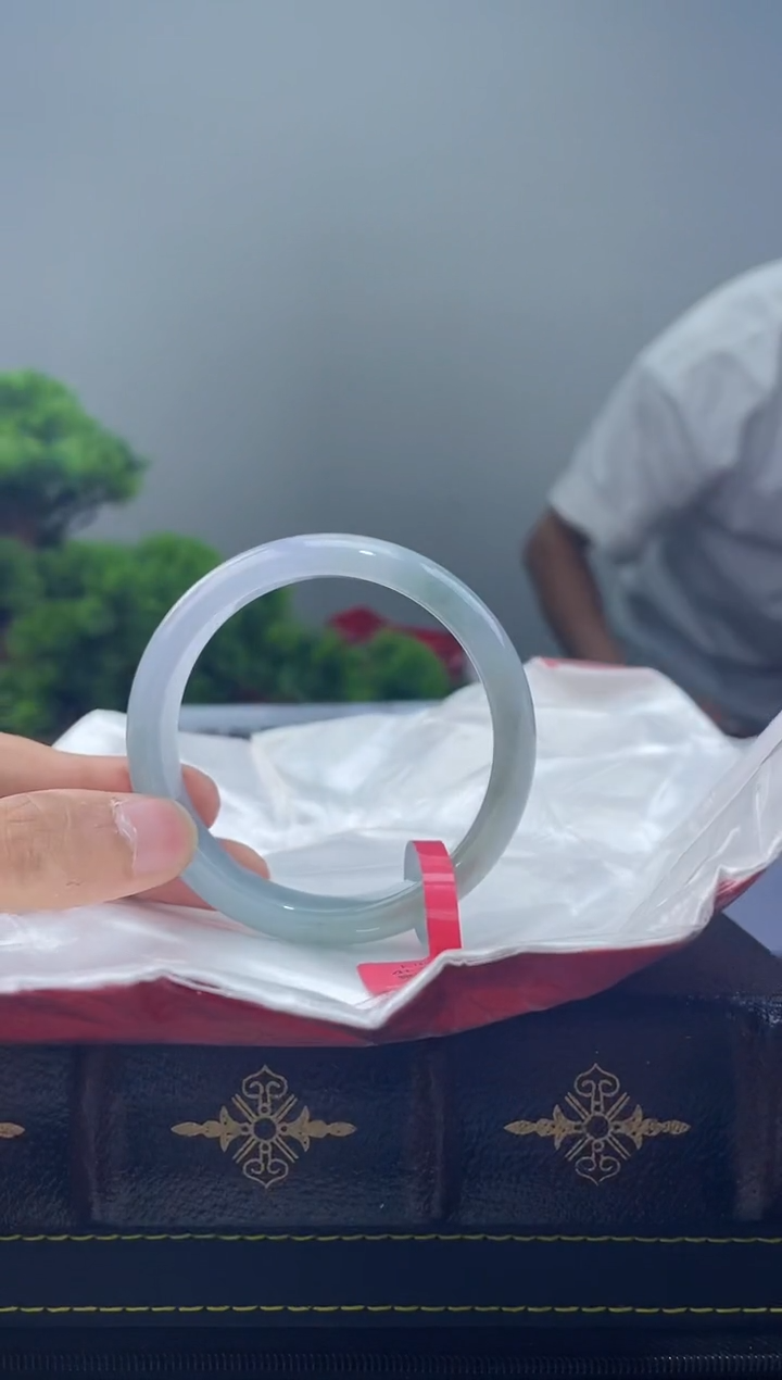 【闪购商品】翡翠手镯未镶嵌18手镯