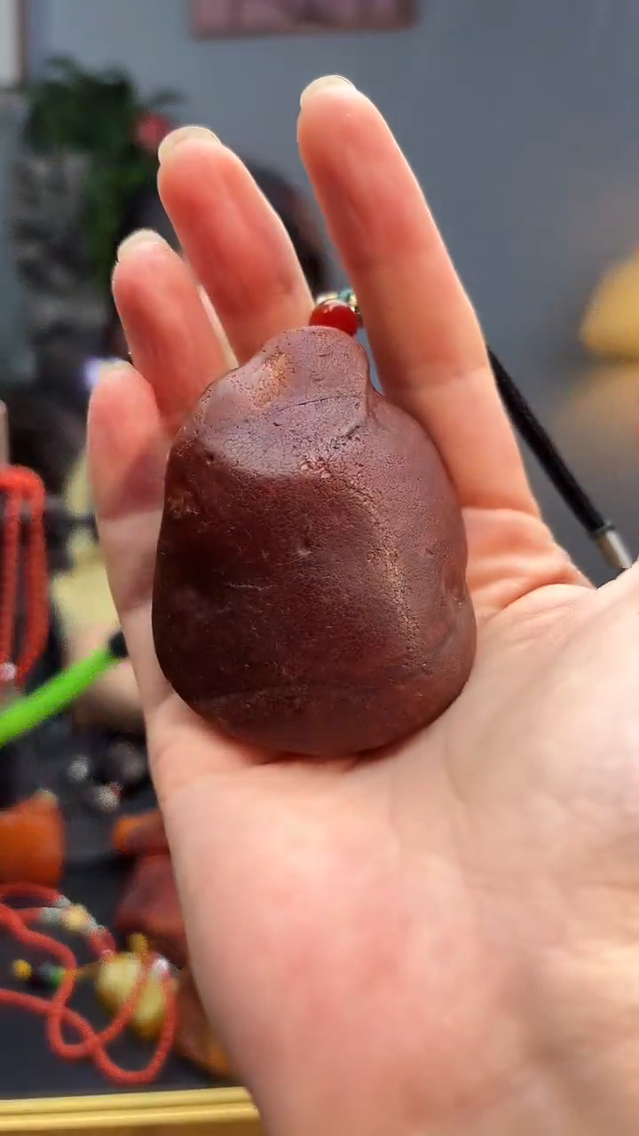 未镶嵌颈饰琥珀吊坠