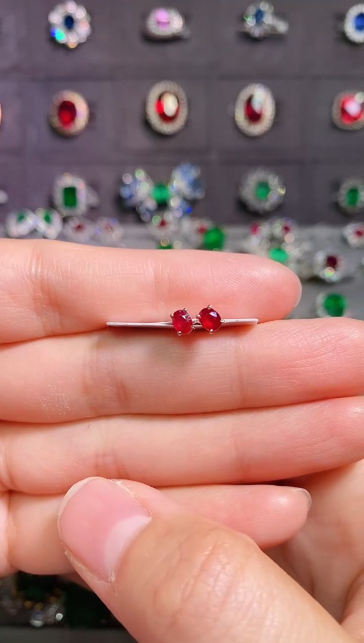 【闪购商品】红宝石18K金耳钉18K金镶嵌1
