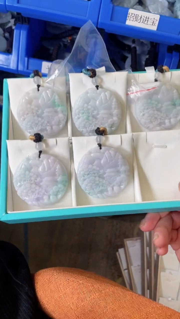 【闪购商品】翡翠颈饰未镶嵌缅甸A货翡翠多样性发一春彩山水239