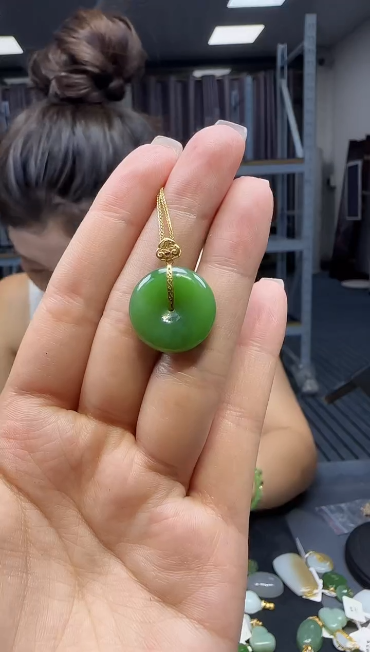 和田玉18K金镶嵌挂件 不含链