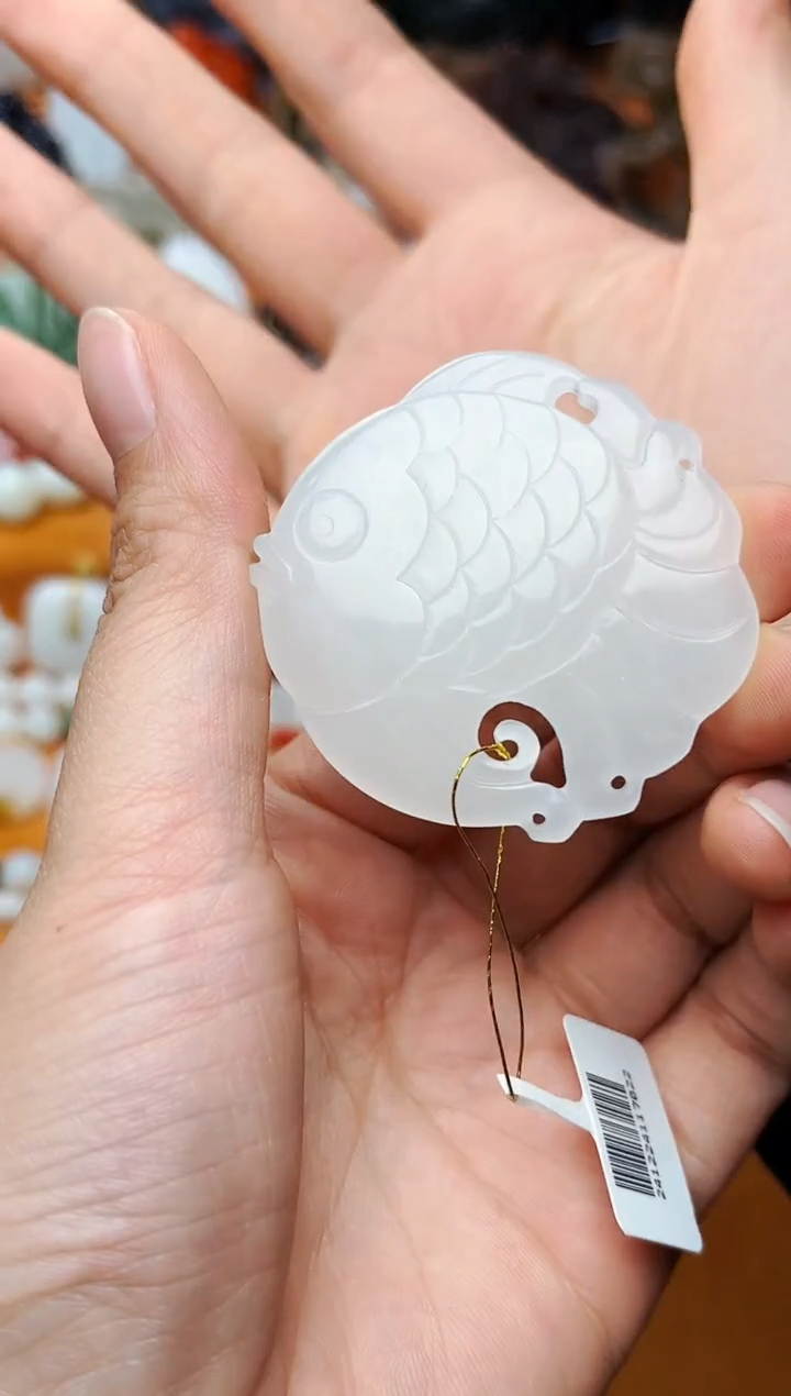 【闪购商品】和田玉颈饰未镶嵌鱼