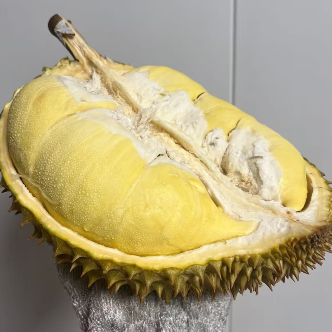 泰国新鲜金枕榴莲 一个约4-6斤 核小金枕泰国