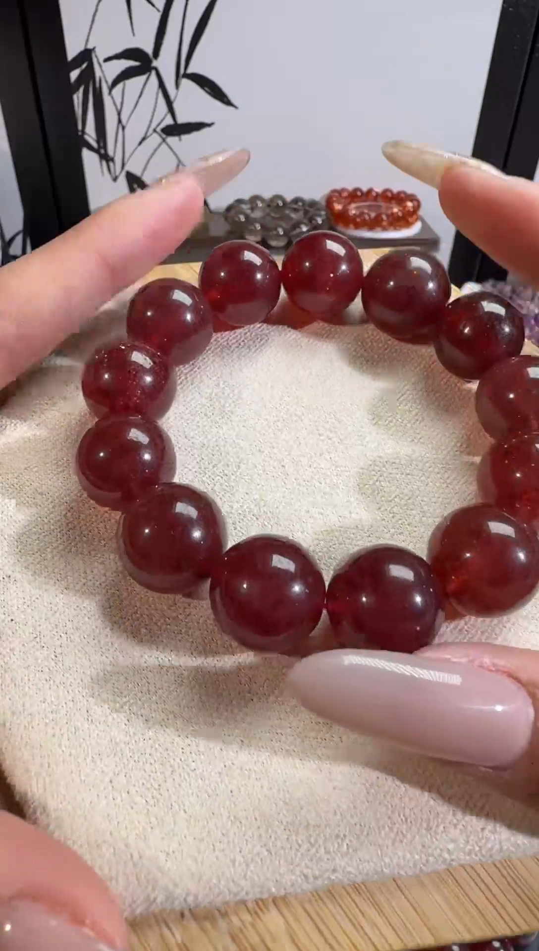 水晶摆件未镶嵌草莓晶手串