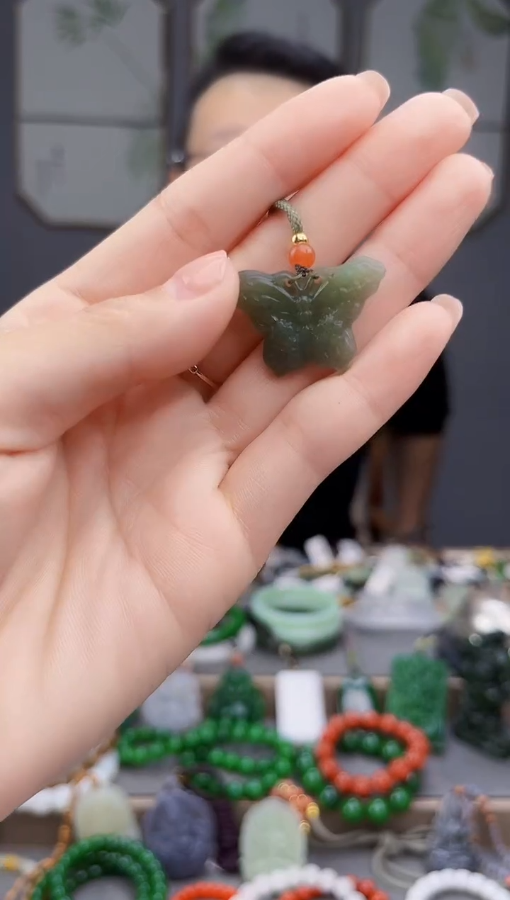 颈饰未镶嵌和田玉蝴*飞多样性发货拍一发一