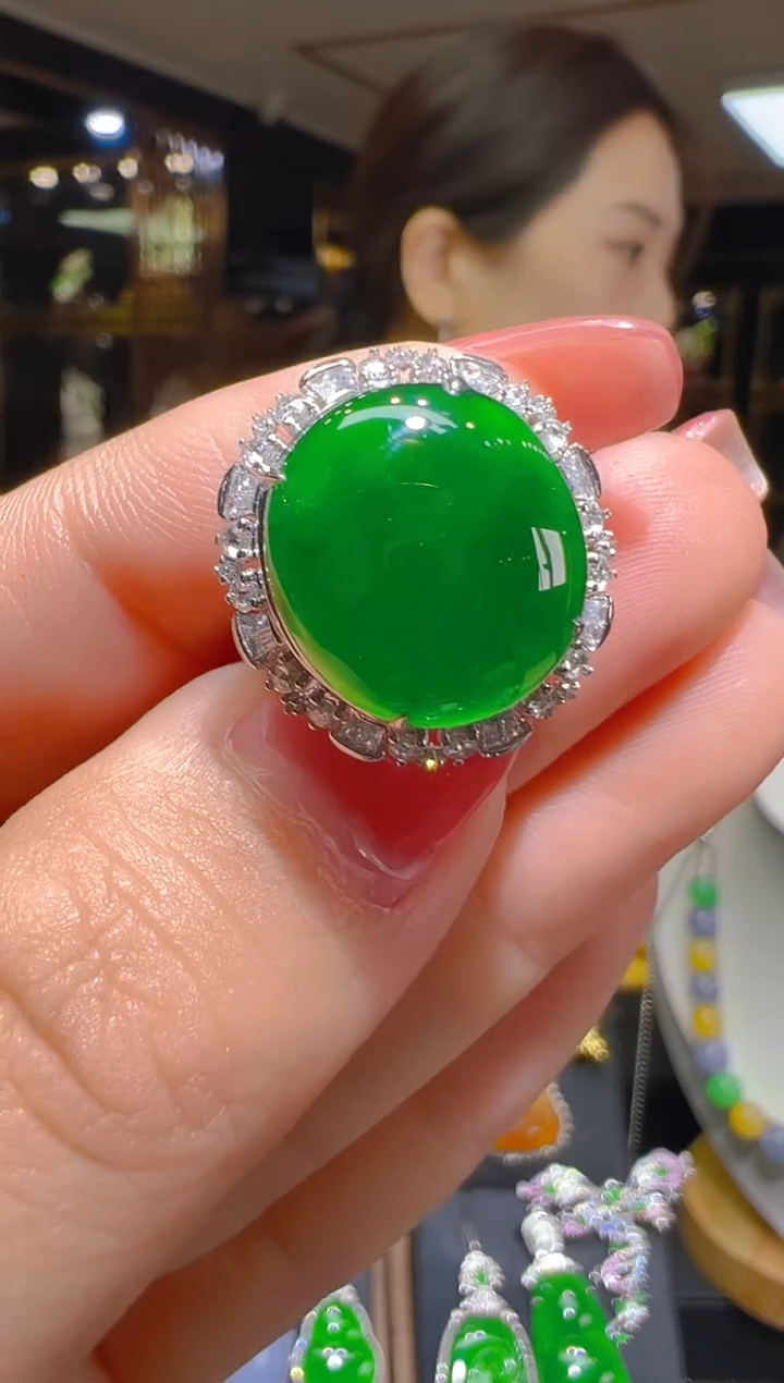 【闪购商品】翡翠戒指18K金镶嵌040     
