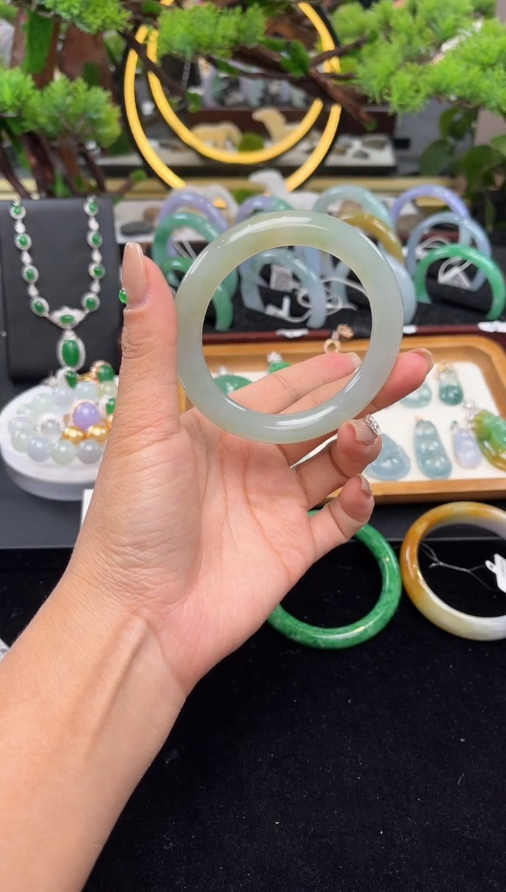 未镶嵌手镯翡翠手镯