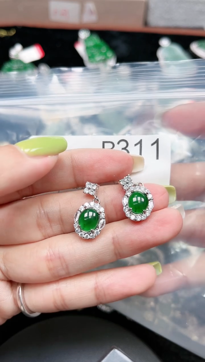 【闪购商品】翡翠颈饰未镶嵌赠皮绳311