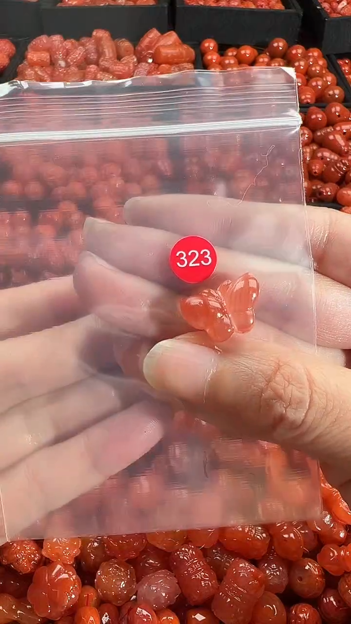 颈饰未镶嵌南红玛瑙1
