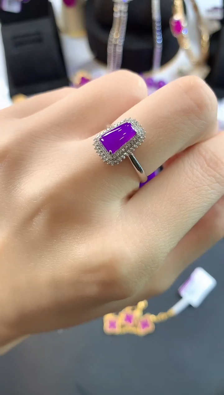 【闪购商品】苏纪石（舒俱来）.18K金镶嵌舒俱来戒指