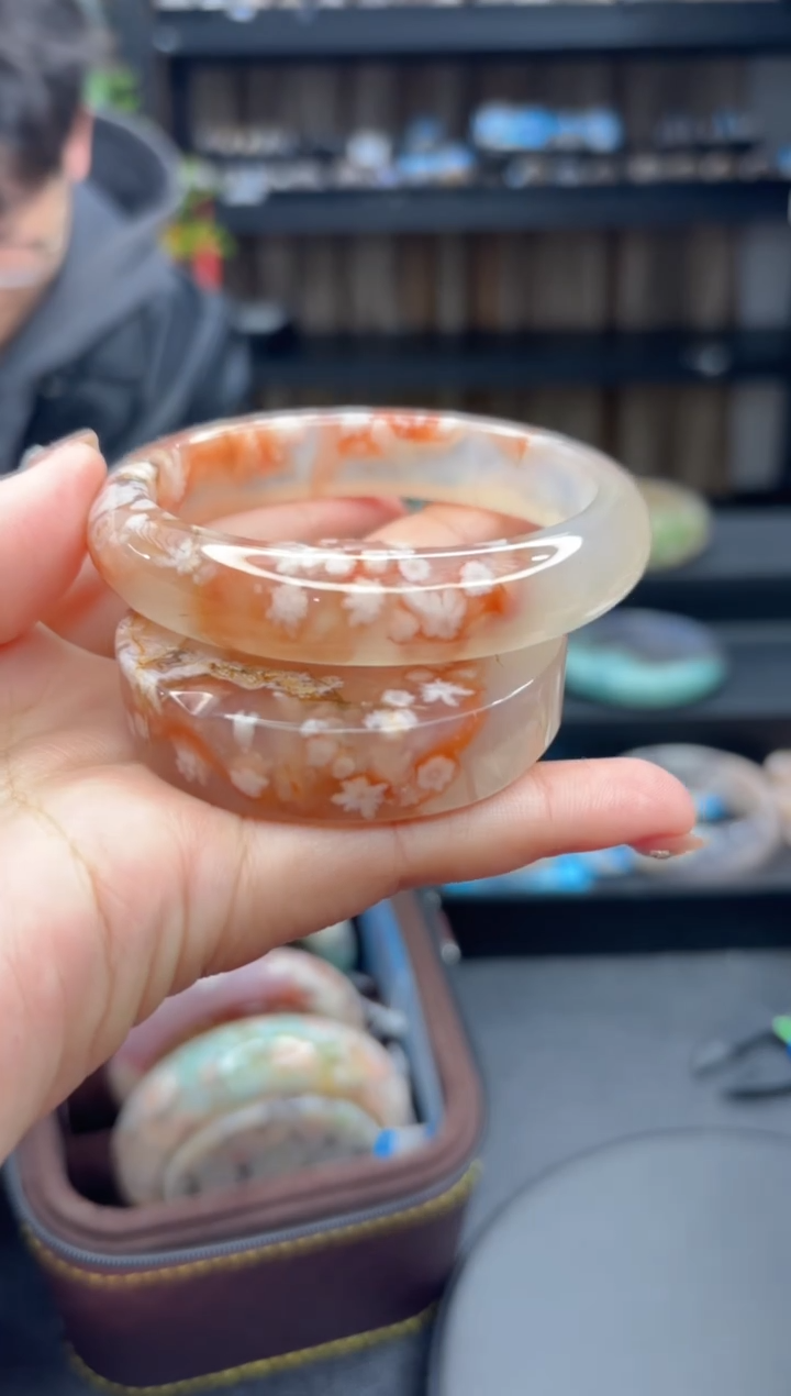 【闪购商品】石英质玉手镯未镶嵌643（57圈赠送镯心）