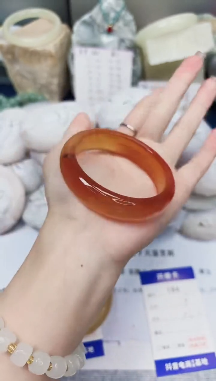 【闪购商品】石英质玉手镯未镶嵌184-玛瑙-圈口56