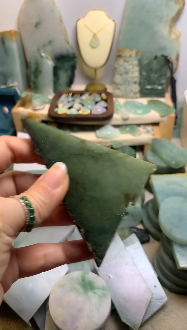 【闪购商品】翡翠挂件未镶嵌缅甸A货翡翠，没有运费险