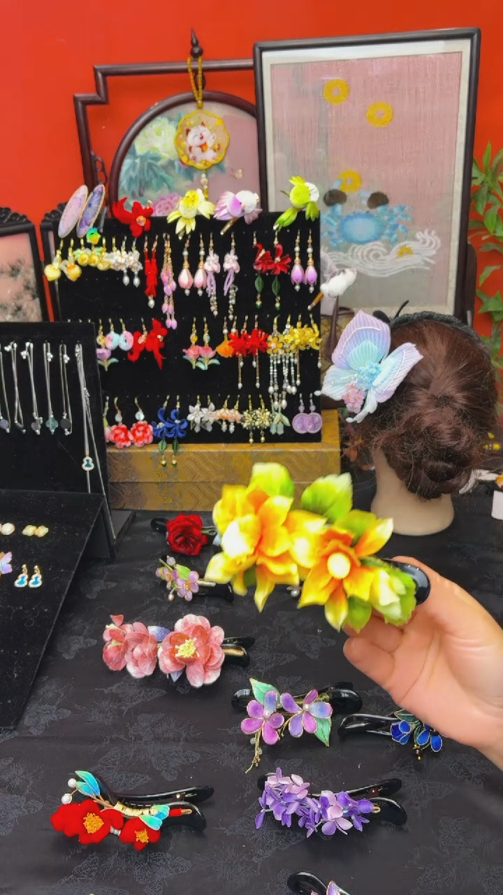 刺绣非遗手工绒花饰品