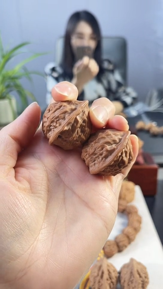 把件文玩核桃2号红皮鸡心