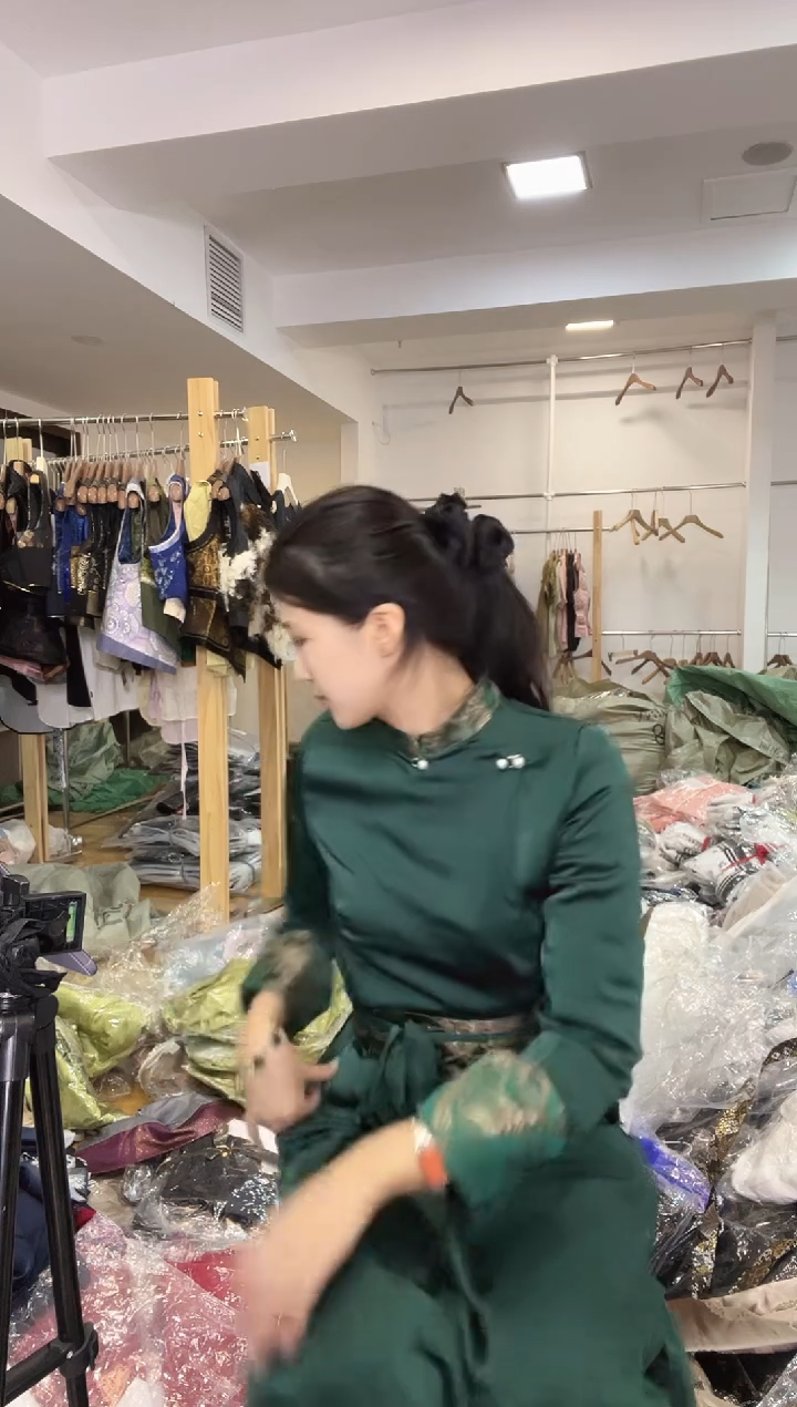 连衣裙     XL码      120-130斤