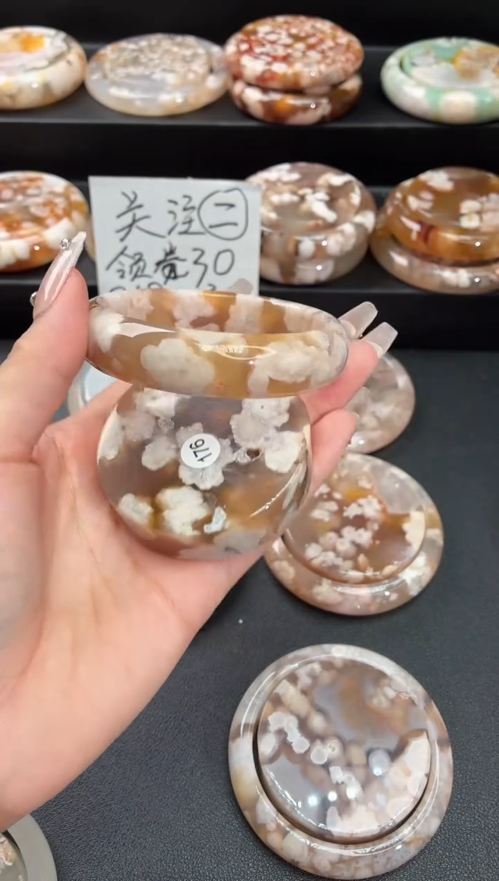 手镯玛瑙/玉髓未镶嵌石英质玉58圈(赠送镯心)圈口建议拍大