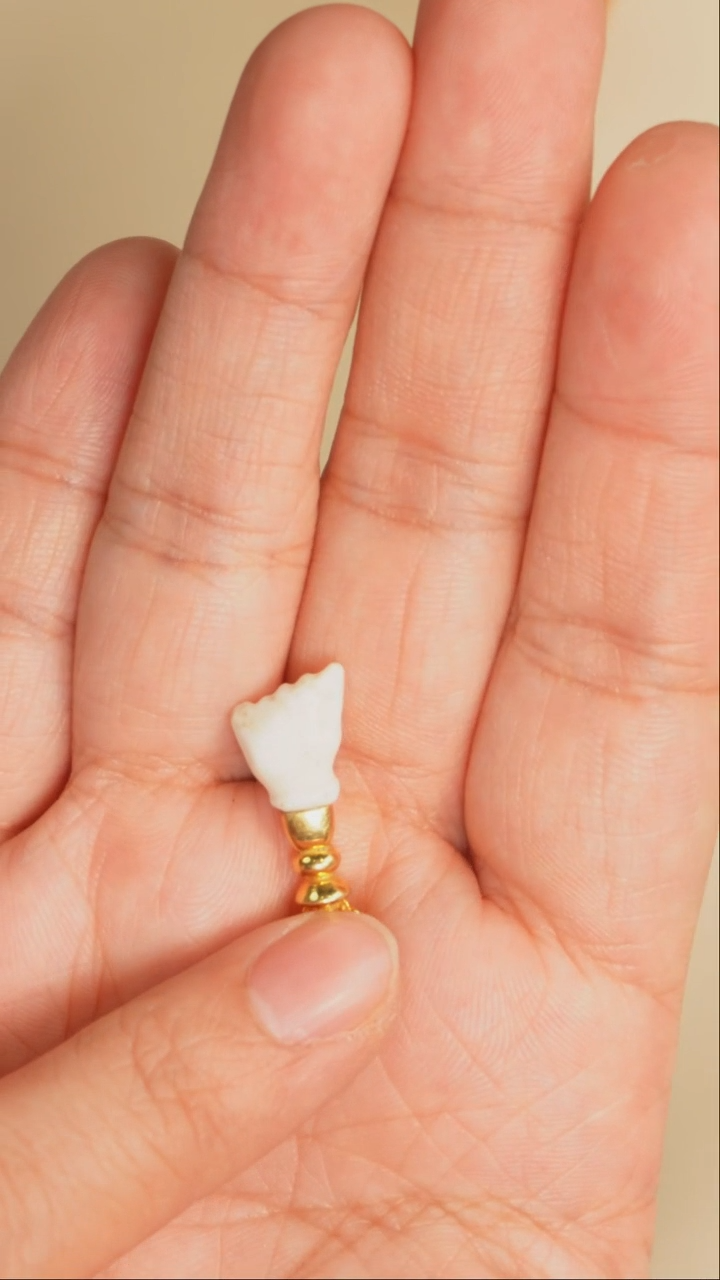 树脂制品塔克西拉吊坠