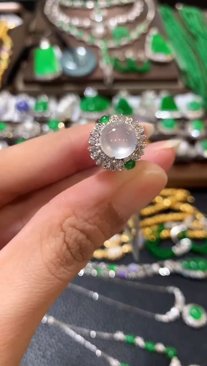 18K金镶嵌戒指翡翠m92  