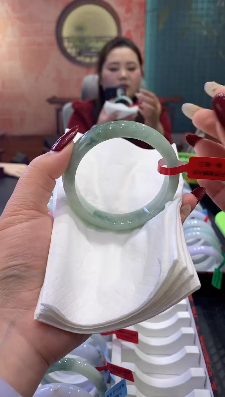 【闪购商品】翡翠手镯未镶嵌多人00018548