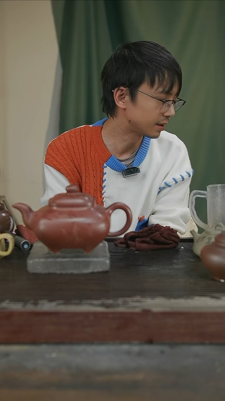 茶壶紫砂黄自英，带证1400CC222号