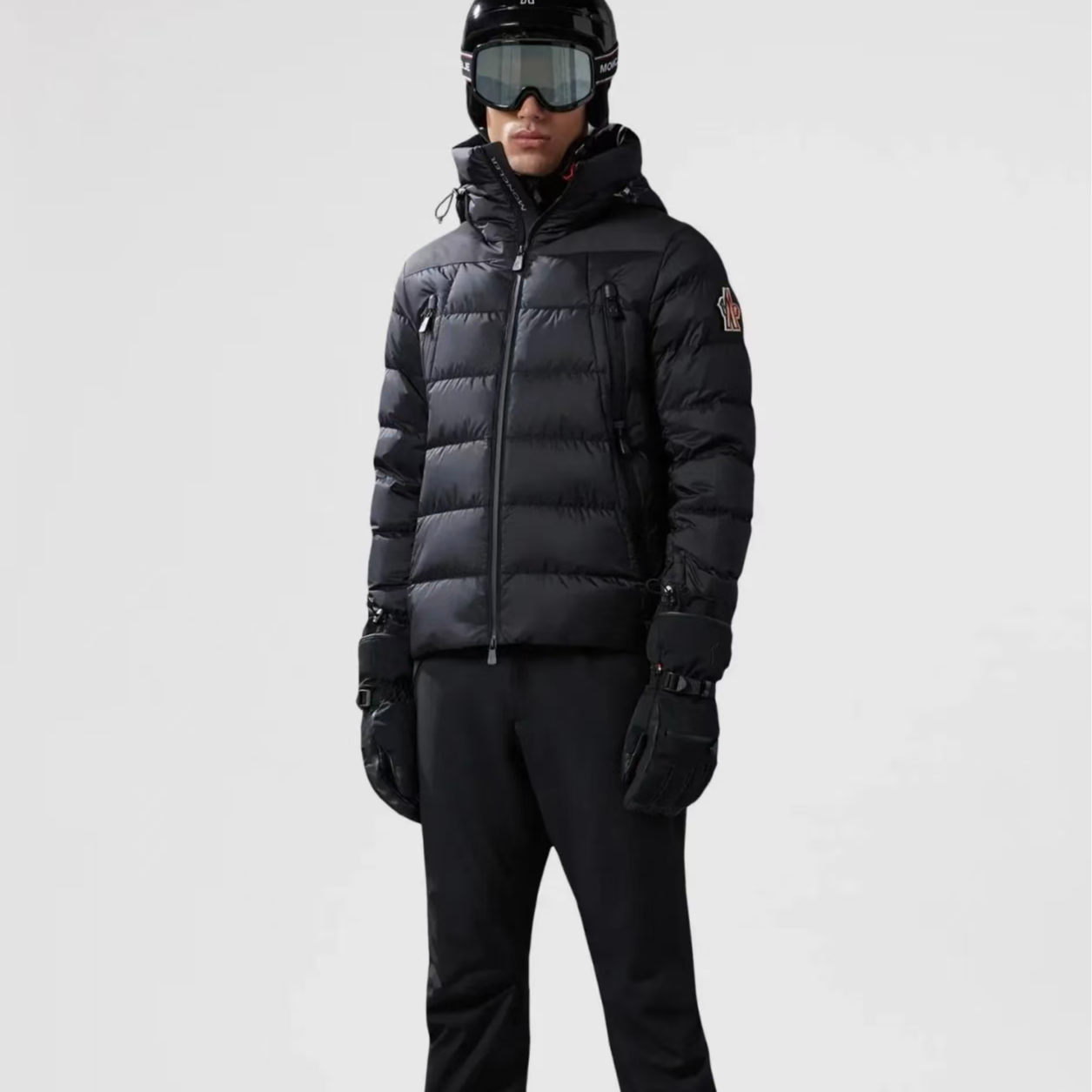 99新 MONCLER  盟可睐 Grenoble Camurac 纯色品牌连帽徽章羽绒服