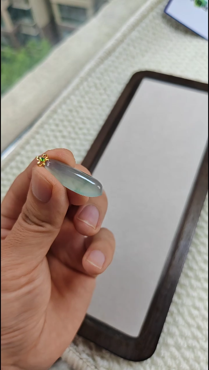 翡翠18K金镶嵌颈饰翡翠颈饰18K金镶嵌
