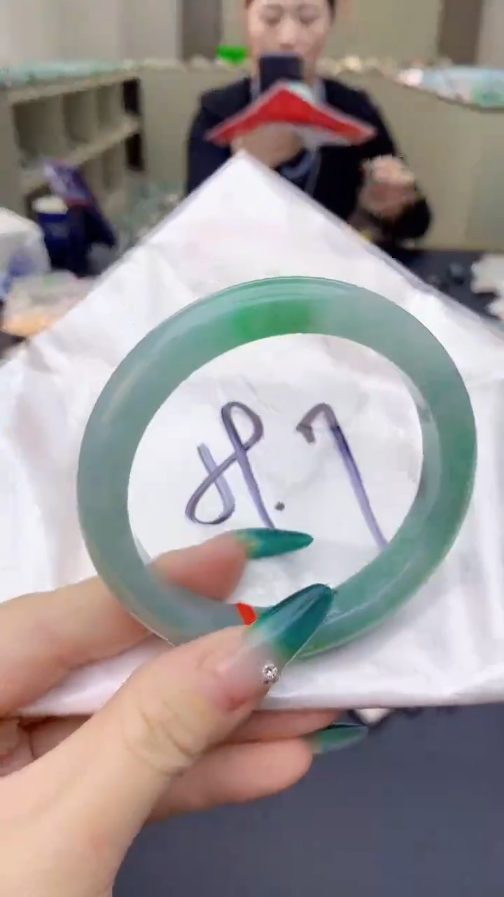 【闪购商品】翡翠手镯未镶嵌1018398273