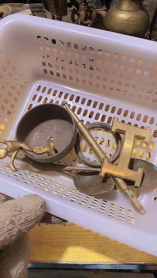 正***圆金属工艺品二手旧货默认瑕疵