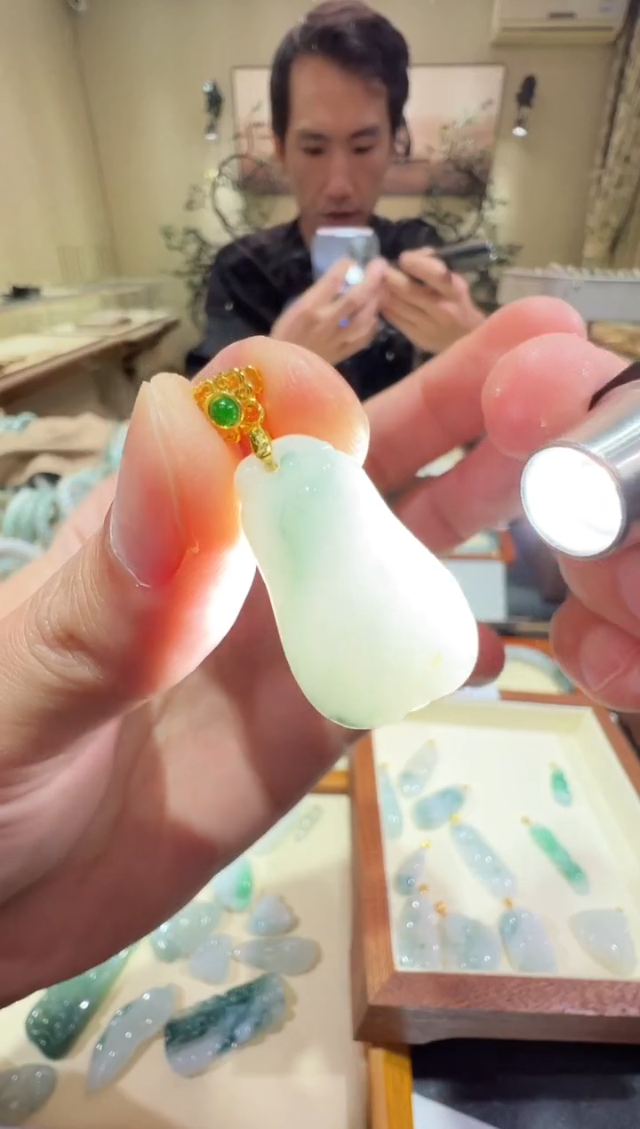 颈饰未镶嵌翡翠?****?-纯天然缅甸A货翡翠福瓜吊坠-