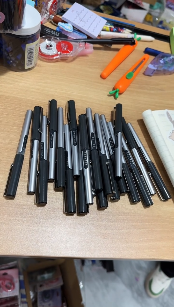 贝发v7黑色直液式笔20支