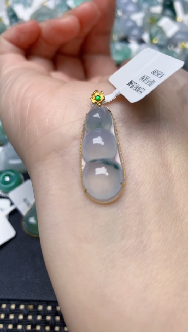 颈饰18K金镶嵌翡翠天然缅甸A货翡翠